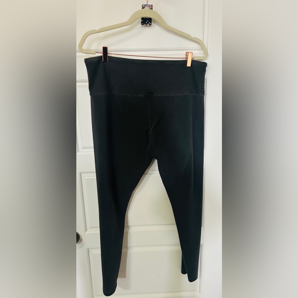 #165 Natural Reflections Black skinny leg dress pants